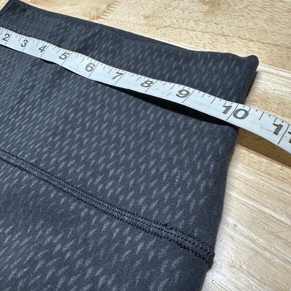 Lululemon Align Crop 21" Diverge Emboss Black Women's Size 2 Excellent Condition - Picture 7 of 8